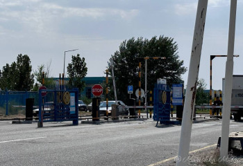 Automobile checkpoints on border with China to be closed for three days