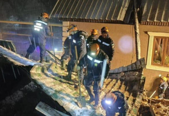 Алматы қаласында жылжыма түскен орында 4 адам іздестіріліп жатыр