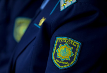 Автокредиты почти на 3 млрд тенге оформил на казахстанцев мошенник из Астаны