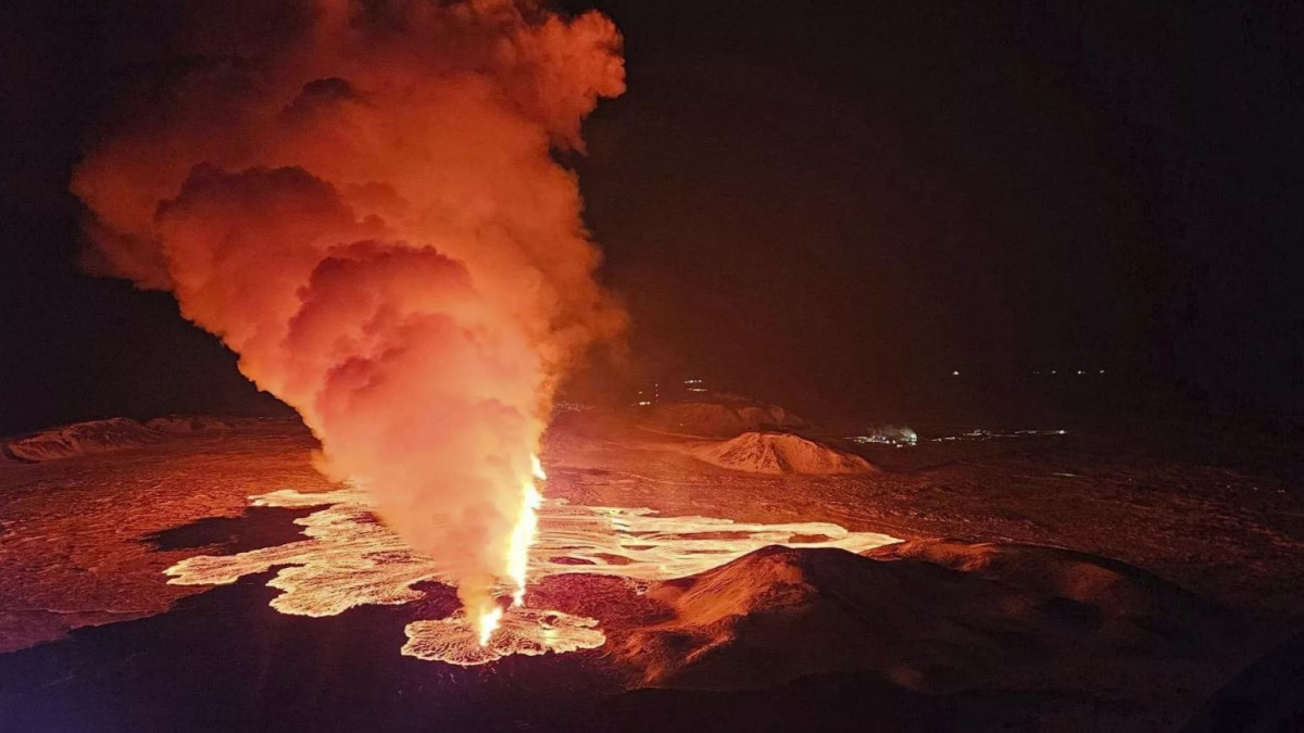 Новое извержение в Исландии, эвакуирована одна из главных достопримечательностей