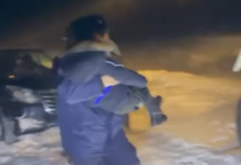 Спасатели вызволили из снежного плена ребенка с аппендицитом