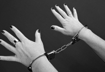 «Арзан бағада тұрмыстық техника». 33 жастағы әйел оралдықтарды 124 млн теңгеге алдады