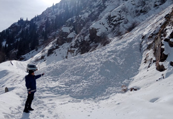 Лавина сошла рядом с обсерваторией Асы-Тургень в Алматинской области