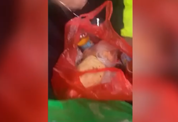 «ҚазАвтоЖол» қызметкерлері жолда қалғандарға тамақ пен азық-түлік жеткізді