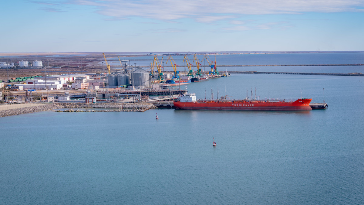 Ақтау порты арқылы 287 мың тонна мұнай экспортталды