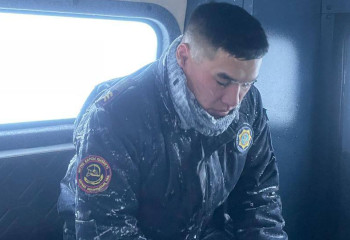 8 спасателей пешком прошли 18 километров и помогли пожилой женщине