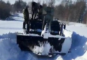 Населенные пункты ВКО оказались отрезаны от главных дорог из-за снегопада