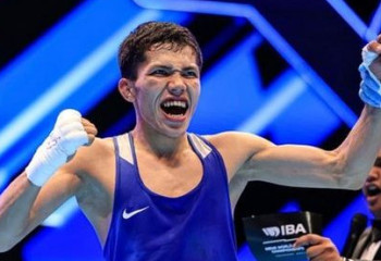 Казахстан победил Узбекистан и получил первого финалиста малого чемпионата мира по боксу