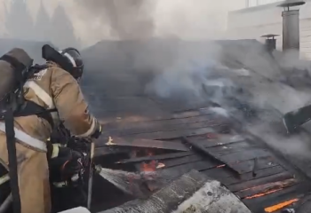 В Усть-Каменогорске загорелся ресторан