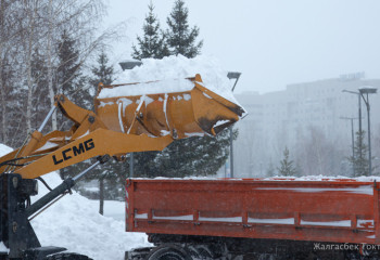 Елордадан түнгі уақытта қар күреу жұмысына 1,5 мыңға жуық техника жұмылдырылды