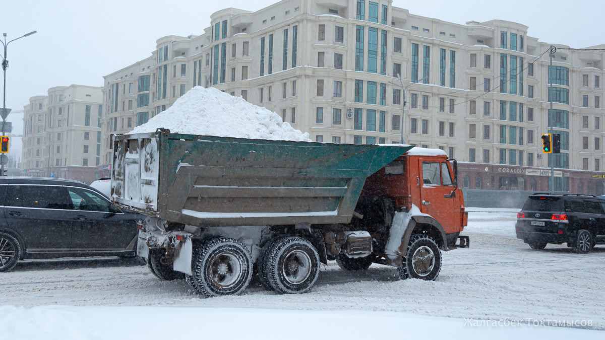 Астанада қар тазалау жұмыстарына 2,3 мыңнан аса жол жұмысшысы жұмылдырылды