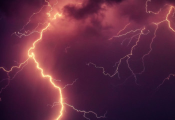 Ойын кезінде найзағай түскен футболшы көз жұмды