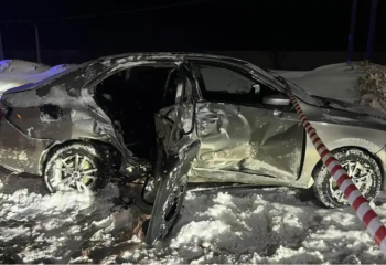 Оралда үш көлік соқтығысып, бір адам қаза тапты