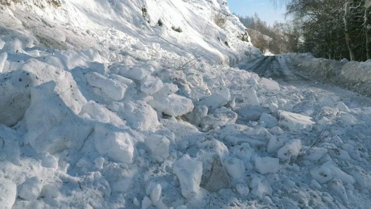 Свыше 13 тысяч кубометров снега сошло с гор Иле Алатау