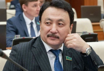 «Жастардың 70% Елтаңбаны білмейді». Депутат пікір білдірді