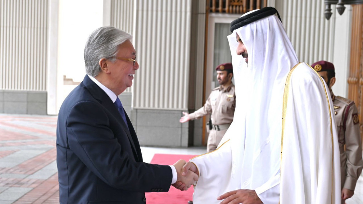 Tokayev arrives at palace of Emir of Qatar Diwan Amiri