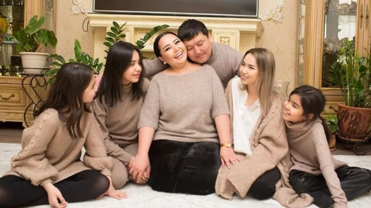  instagram.com/altynaizhorabayeva 