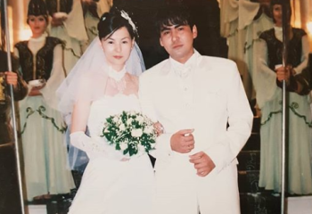 «Кім мені қуана қарсы алады?». Мейрамбек Беспаевтың әйелі оқырмандарымен сырласты