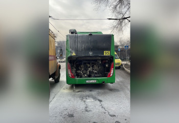 Автобус загорелся в Алматы