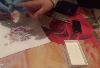 ЛСД в коробке из-под смартфона – в посылках по Казахстану распространяли наркотики