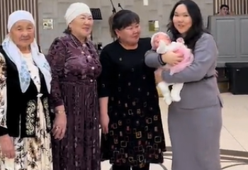 В казахской семье пять поколений у женщин рождалась девочка в 19 лет