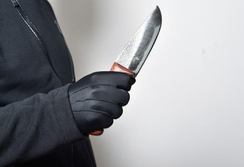 Бойжеткен сүйіктісімен кездесуге тыйым салған әкесінің басын кесіп алды