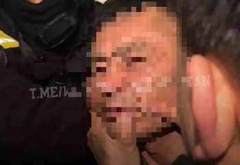 Балалардың аяқ-қолын байлап, азаптаған ер адам ұсталды