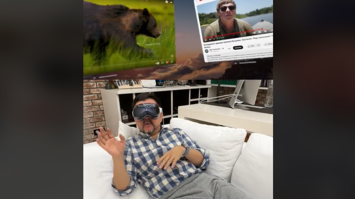Маргулан Сейсембай показал как пользоваться Apple Vision Pro