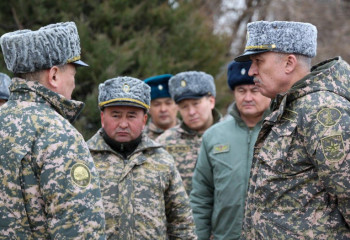 Министр обороны проинспектировал воинские части Шымкентского гарнизона