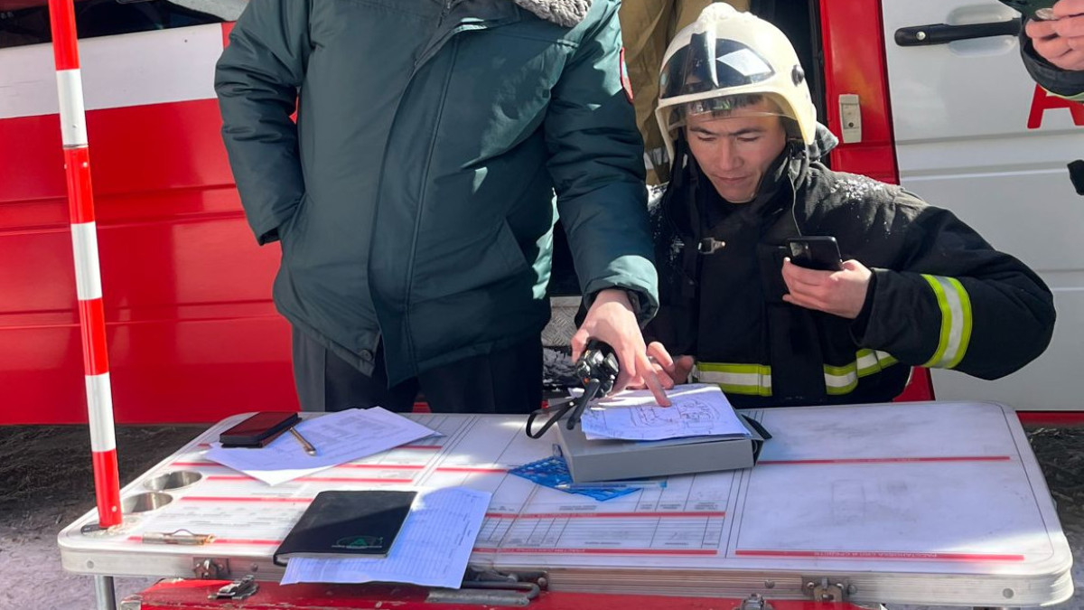 Как тушили крупный пожар на складах в Алматы, рассказали в ДЧС