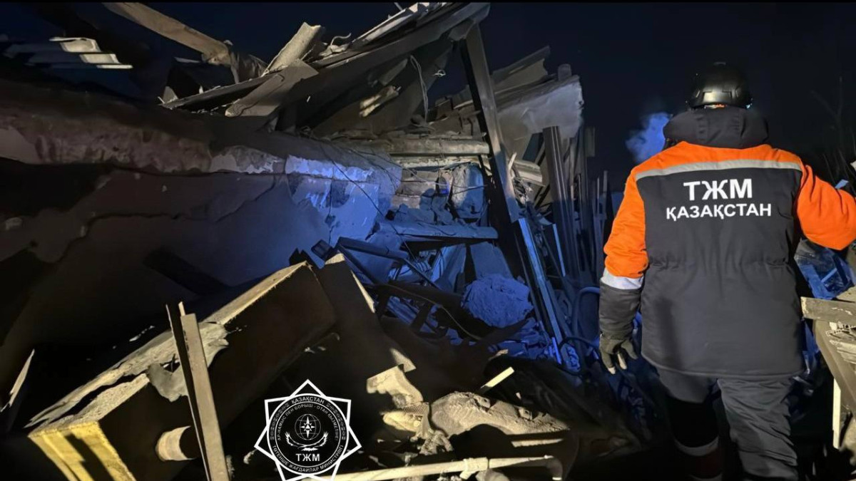 Взрыв произошел в жилом доме в Караганде: