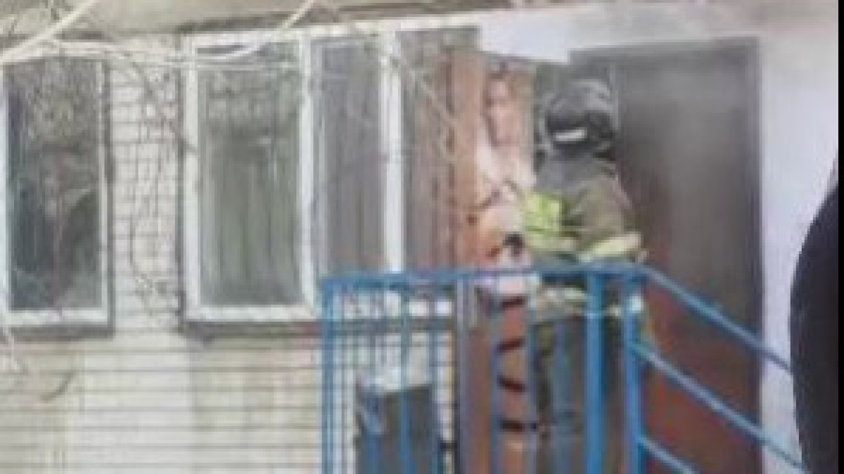 Пожарные эвакуировали 40 человек в результате пожара парикмахерской в Кызылординской области
