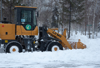 Астанада қар тазалауға екі мыңнан астам жол жұмысшы жұмылдырылды