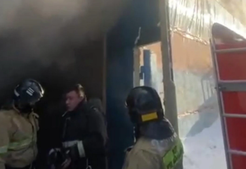 Астанада тағы да өрт: Бұл жолы жиһаз жасайтын цех отқа оранды