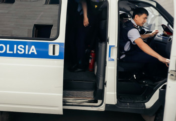 Асырап алған балаларын 5 жыл құл еткен әйел ұсталды