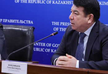 «Оқушылар мектепте намаз оқыған». Министр пікір білдірді