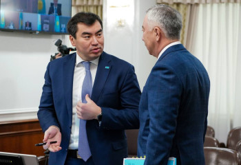 Министр 180 мың теңге алатын өрт сөндірушілердің жалақысы көтерілетінін айтты