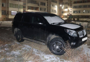 Жамбыл облысында ер адам ішінде қомақты қаржысы бар джипті ұрлап кеткен