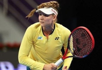 Неожиданно завершился матч Елены Рыбакиной с экс-первой ракеткой мира