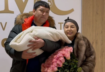 Алтынай Жорабаева қызын қырқынан қалай шығарғанын көрсетті