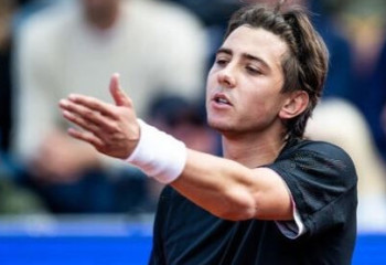 Александр Шевченко проиграл на старте турнира в Дохе