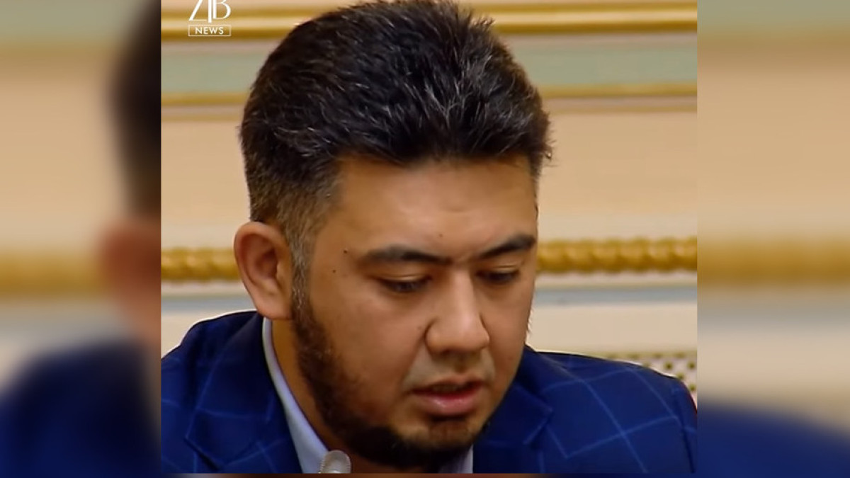 Депутат в Алматы сказал нецензурное слово на заседании