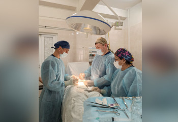 «Его шансы выжить были близки к нулю» – врачи вернули «с того света» мужчину с букетом болезней из-за курения