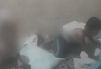 Түркістан облысында ер адамның баланы аяусыз тепкілеген видеосы тарады