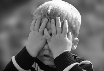 Балаларды тепкілеген олардың өгей әкесі болып шықты