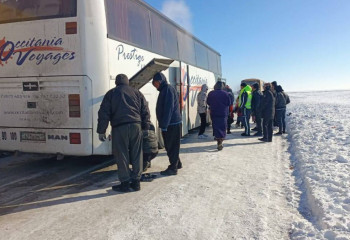 Қостанай облысында полицейлер жолда қалған 100-ден астам шетелдікке көмектесті