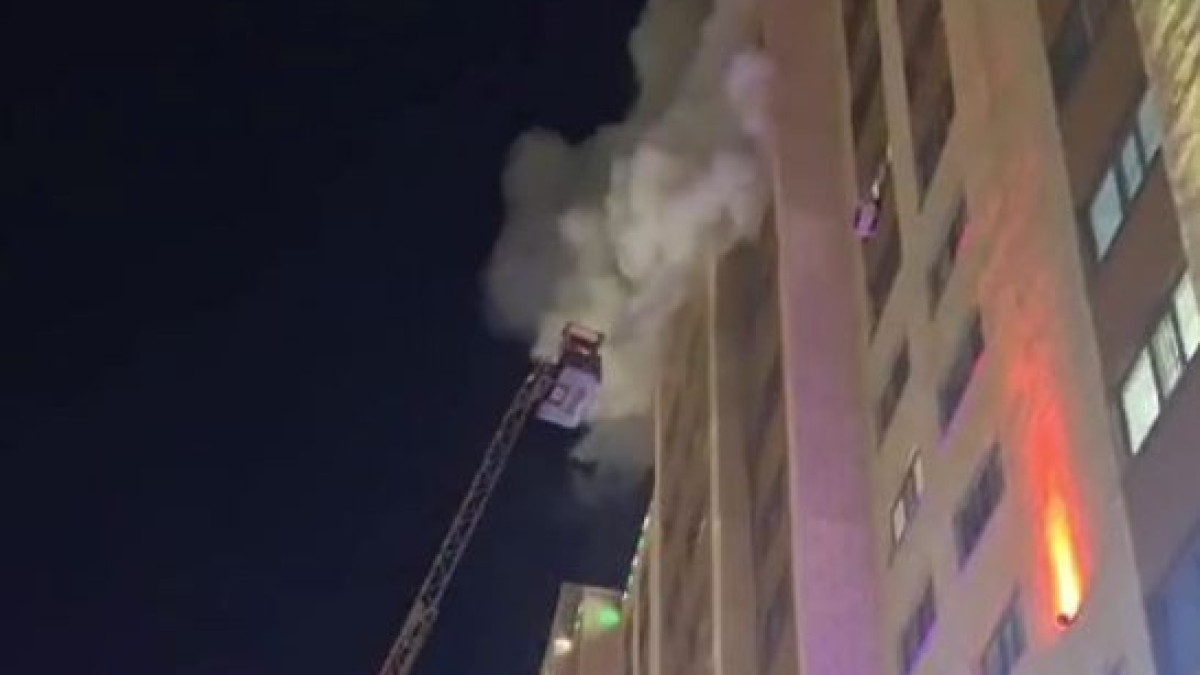 Пожар произошёл в многоэтажке Астаны