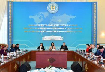 Issues of access to justice and approaches to further development of civil society discussed at Kazakh FM