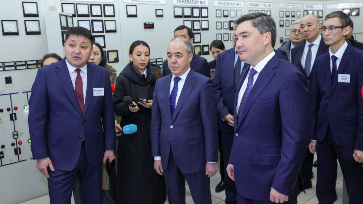 Премьер-Министр Олжас Бектенов посетил Уральскую ТЭЦ