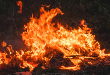 СҚО-да гараж өртеніп, 2 адам ауруханаға жатқызылды